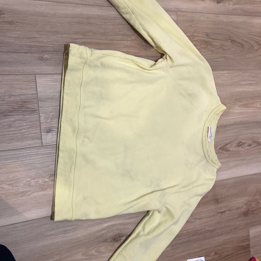 yellow universal threads crewneck